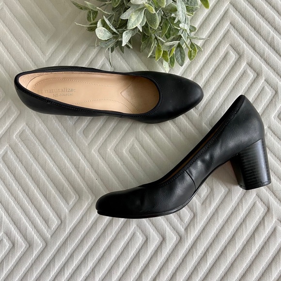 naturalizer block heel pumps